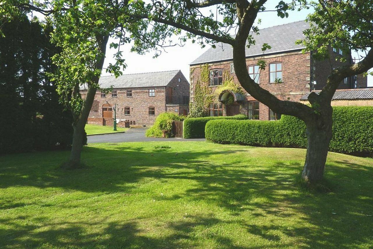 Parr Hall Farm Eccleston  Exteriör bild